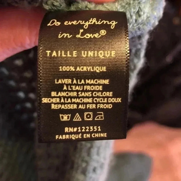 Do Everything in Love sweater. - Picture 6 of 7